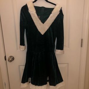 Leg Avenue Velvet Green Mrs. Claus Costume